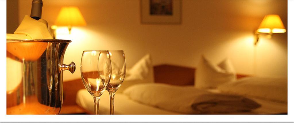 Hotel "Die Kupferpfanne" Donaustauf Eksteriør bilde